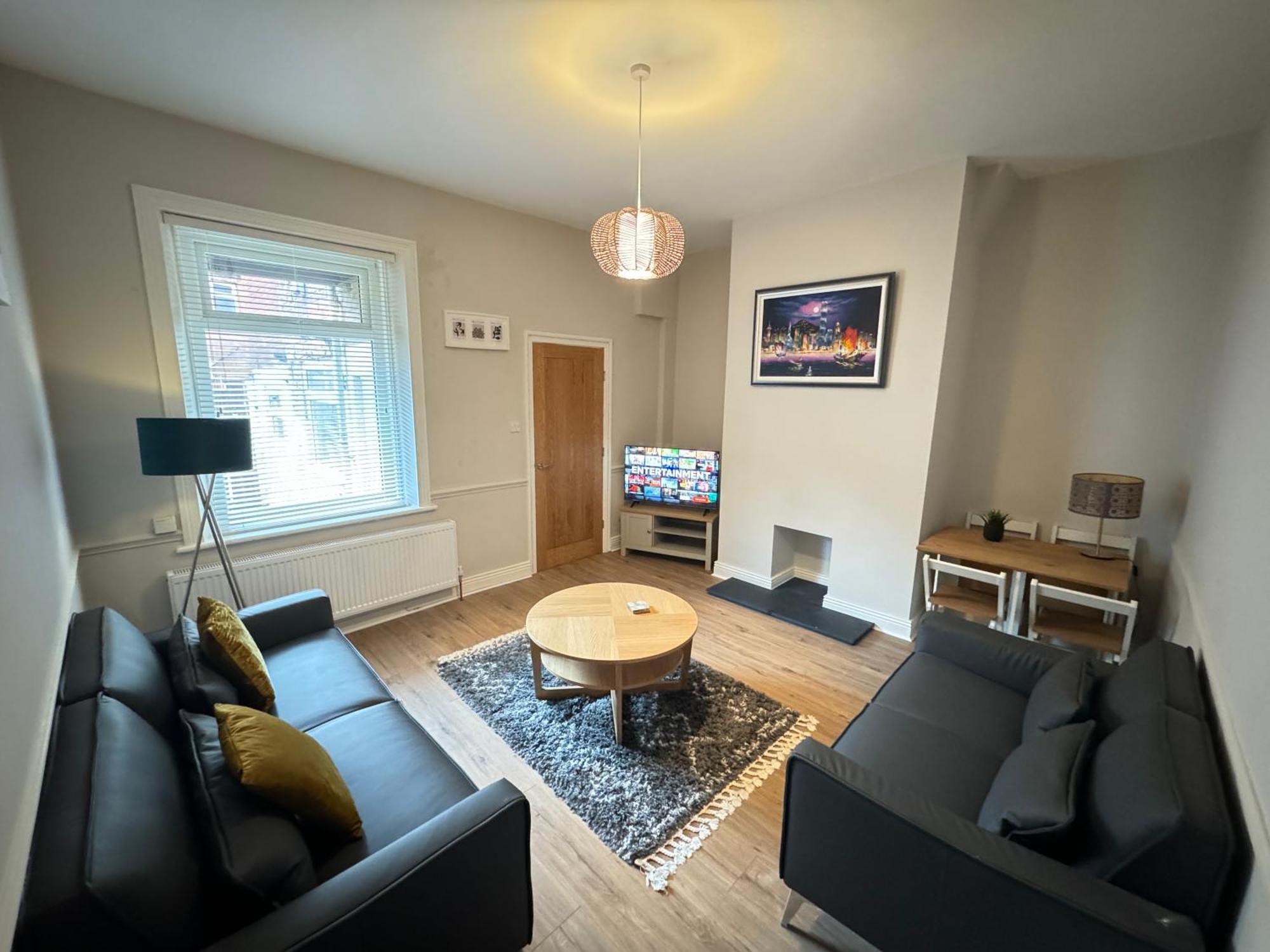 Rockcliffe Retreat, Stylish Coastal Apartment Уитли Бей Екстериор снимка
